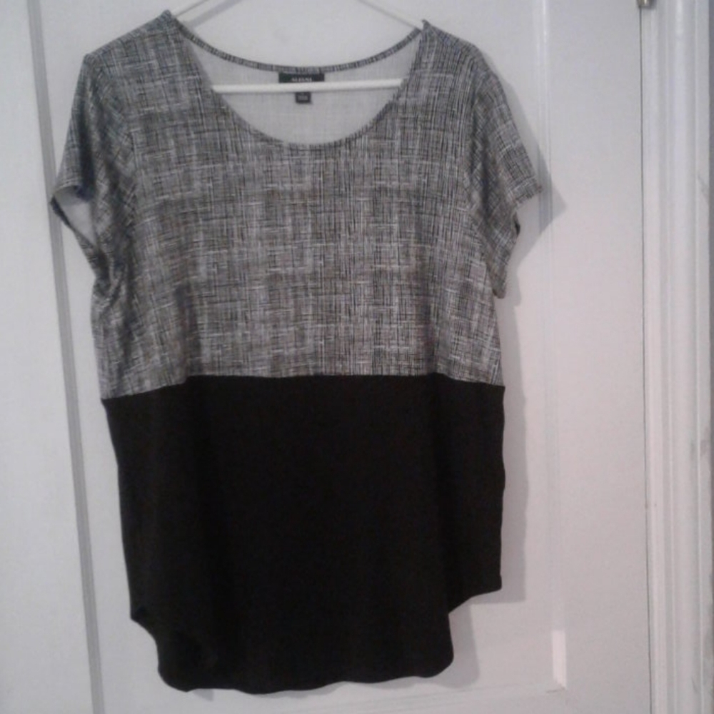 Alfani women's black and gray tunic shirt size L
